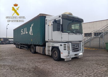 La Guardia Civil de Cuenca auxilia a un camionero que sufría una insuficiencia respiratoria en la A-3 en Tébar