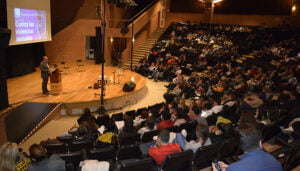 La UCLM se suma un año más a la lucha para erradicar la violencia contra la mujer en conmemoración del 25N