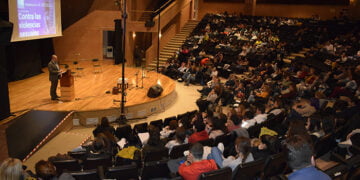 La UCLM se suma un año más a la lucha para erradicar la violencia contra la mujer en conmemoración del 25N