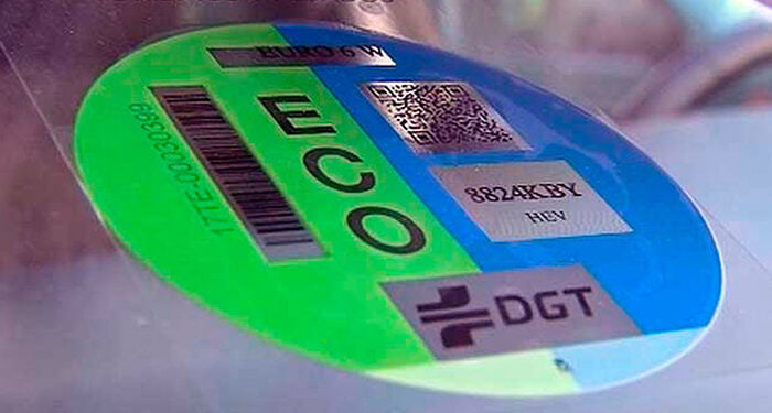 Correos distribuye cerca de 5.300 distintivos de la DGT de enero a septiembre en la provincia de Cuenca 1 La venta de distintivos ambientales de la DGT en las oficinas de Correos de la provincia de Cuenca crece un 76%