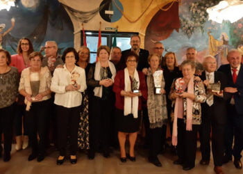 La viceconsejera de Relaciones Institucionales recibe la ‘Bellota de Oro’, máxima distinción del Hogar Extremeño de Guadalajara La viceconsejera de Relaciones Institucionales recibe la ‘Bellota de Oro’, máxima distinción del Hogar Extremeño de Guadalajara