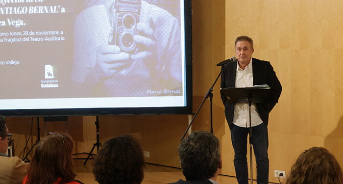 Manuel Sonseca recibe el Premio a la Trayectoria en Fotografía ‘Santiago Bernal’