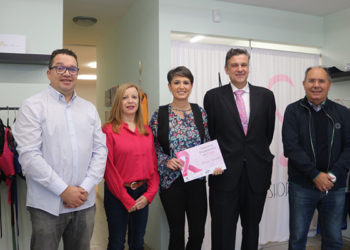Guadalajara entrega los premios a los comercios ganadores del concurso ‘Escaparates en Rosa’ Guadalajara entrega los premios a los comercios ganadores del concurso ‘Escaparates en Rosa’