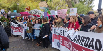 Un total de 600 trabajadores se concentran en Cuenca para exigiir el fin de la precariedad laboral en Educación