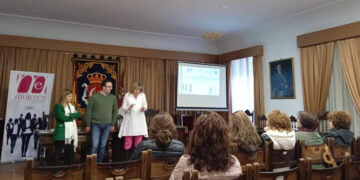 Una decena de personas conocen en Huete las medidas del Gobierno regional para el emprendimiento femenino