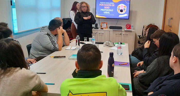 Cruz Roja Guadalajara imparte talleres sobre acoso laboral por razón de sexo