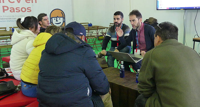 Cruz Roja y la Fundación Mahou San Miguel congregan a casi 700 personas en la I Feria “El Empleo +Cerca” celebrada en Cuenca 1 Cruz Roja y la Fundación Mahou San Miguel congregan a casi 700 personas en la I Feria “El Empleo +Cerca” celebrada en Cuenca