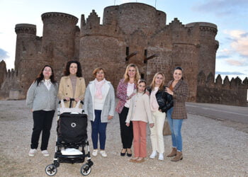 Diferentes generaciones de mujeres de Belmonte protagonistas de la felicitación de navidad de la Delegación de la Junta en Cuenca