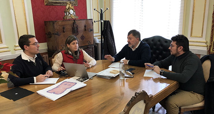 Dolz conoce los avances de la redacción del proyecto de rehabilitación del Parque de San Julián 1 Dolz conoce los avances de la redacción del proyecto de rehabilitación del Parque de San Julián