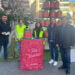 Ecovidrio impulsa el reciclaje de envases de vidrio en Cuenca durante las Navidades con un árbol formado por miniglús