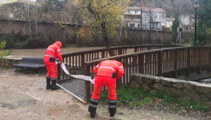 El Ayuntamiento de Cuenca cierra los accesos a los ríos Júcar y Huécar por precaución ante el incremento del caudal