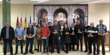 El Ayuntamiento de Cuenca reconoce a los 22 empleados públicos que se han jubilado en el último año