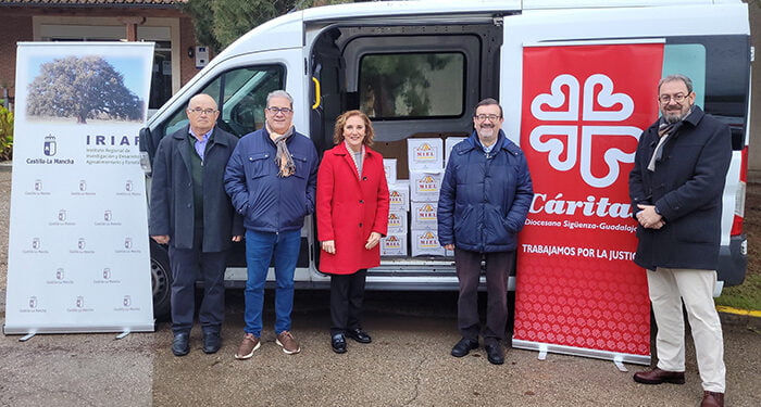 El Gobierno regional dona 180 kilos de miel del Centro de Investigación Apícola a distintas entidades sociales de Guadalajara