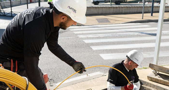 El Programa ÚNICO permitirá que Avatel conecte con fibra óptica a más de 53.900 hogares y empresas de Castilla-La Mancha 1 El Programa ÚNICO permitirá que Avatel conecte con fibra óptica a más de 53.900 hogares y empresas de Castilla-La Mancha