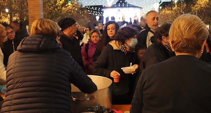 Enorme éxito de la degustación navideña de comida tradicional preparada por «La Campiña» 1 Enorme éxito de la degustación navideña de comida tradicional preparada por «La Campiña»
