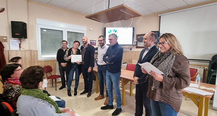 Entregados los diplomas de los talleres formativos de la Asociación de Mujeres ‘Rural Training CLM’ en Santa María del Campo Rus