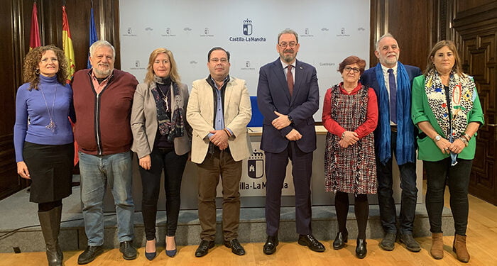 Eusebio Robles: “2022 ha sido el año del relanzamiento de la provincia con la puesta en marcha de infraestructuras y servicios que marcarán un antes y un después en el desarrollo de esta tierra” 1 Eusebio Robles “2022 ha sido el año del relanzamiento de la provincia con la puesta en marcha de infraestructuras y servicios que marcarán un antes y un después”