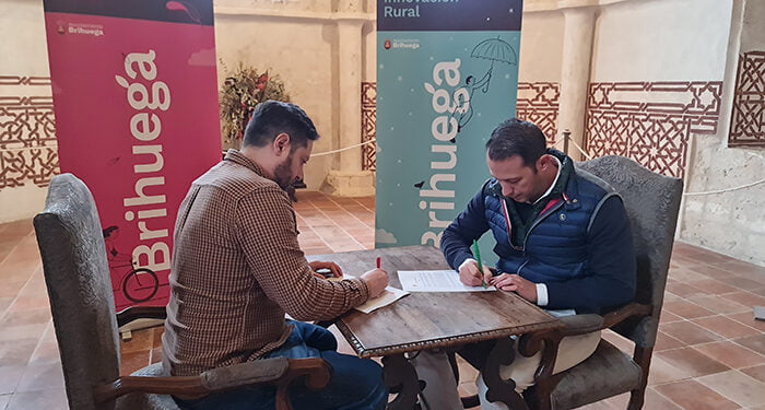 Firmado el contrato de construcción del Pabellón Polivalente en Brihuega por valor de 444.645,74 euros 1 Firmado el contrato de construcción del Pabellón Polivalente en Brihuega por valor de 444.645,74 euros