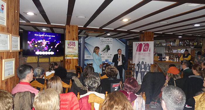 Gran participación en la jornada de AMEP sobre ‘Mujeres rurales frente a la despoblación’ 1 Gran participación en la jornada de AMEP sobre ‘Mujeres rurales frente a la despoblación’