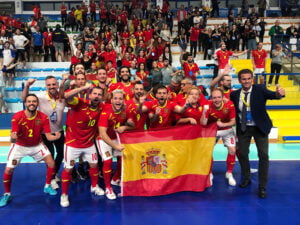 Hontanaya rinde homenaje a un campeón de Europa