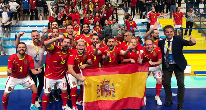 Hontanaya rinde homenaje a un campeón de Europa