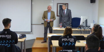 Integrantes de cuerpos de Policía Local de la región se forman en intervención policial en violencia de género