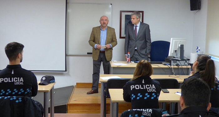 Integrantes de cuerpos de Policía Local de la región se forman en intervención policial en violencia de género 1 Integrantes de cuerpos de Policía Local de la región se forman en intervención policial en violencia de género