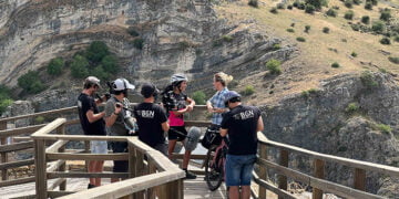 La 2 de TVE estrena el 8 de enero la serie documental “El Camino del Cid Diario de una Ciclista”