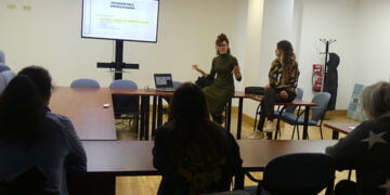 La Asociación de Comercio de Cuenca traslada a sus empresas las claves para tener un buen escaparate en Navidad