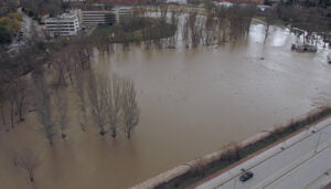 La Confederación del Júcar asegura que las obras de defensa han evitado que la crecida del río ocasione daños extraordinarios