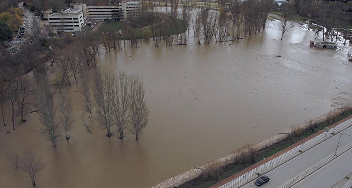 La Confederación del Júcar asegura que las obras de defensa han evitado que la crecida del río ocasione daños extraordinarios