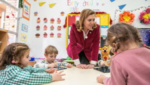 La Junta pone en marcha un plan integral para mejorar y proteger la salud y el bienestar emocional de la comunidad educativa