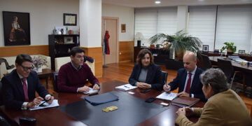 La Junta traslada al sector de la industria de cerámica estructural su voluntad de colaboración en un momento de dificultad por el incremento de los costes energéticos