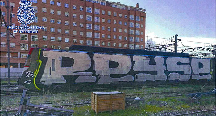 La Policía Nacional detiene a 28 grafiteros por realizar pintadas que causaron daños por valor de 600.000 euros en vagones de trenes, algunos en Guadalajara