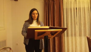 La recién elegida Secretaria General de las Juventudes Socialistas de El Pedernoso, Raquel Cobos, toma posesión como concejal en el Ayuntamiento