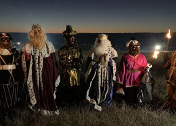 Los Reyes Magos y sus pajes llegan volando un año más a Alarilla