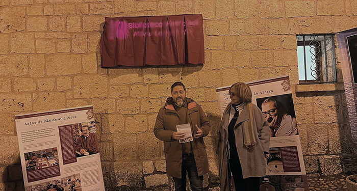 Manu Leguineche ya da nombre a la Biblioteca Municipal de Brihuega