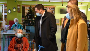 Martínez Chana felicita las fiestas a los residentes y trabajadores de la Residencia Provincial Sagrado Corazón de Jesús