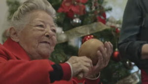 Mayores de la residencia El Balconcillo, protagonistas del spot institucional de Navidad del Ayuntamiento de Guadalajara