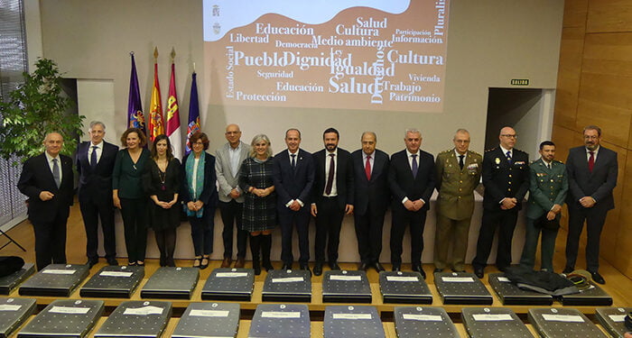 Mercedes Gómez defiende los servicios públicos como herramienta para hacer efectivos los derechos y libertades recogidos en la Constitución 1 Mercedes Gómez defiende los servicios públicos como herramienta para hacer efectivos los derechos y libertades recogidos en la Constitución