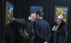 El escultor y belenista Francisco Martínez reabre su Belén Monumental y su Museo de Cabanillas