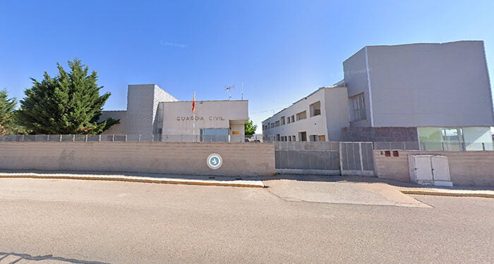 Una guardia civil mata presuntamente a sus dos hijas de 9 y 11 años y luego se suicida en el Cuartel de la Guardia Civil de Quintanar del Rey 1 Una Guardia Civil mata presuntamente a sus dos hijas de 9 y 11 años y luego se suicida en el Cuartel de la Guardia Civil de Quintanar del Rey