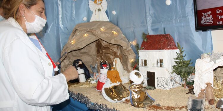 El belén instalado en el CECU y la decoración navideña del Centro de Salud “Cuenca I”, ganan el certámen organizado por la Gerencia