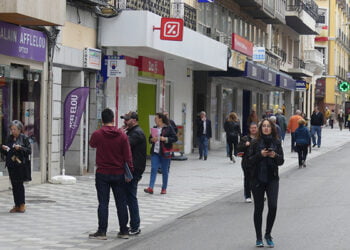 CEOE-Cepyme Cuenca y la Asociación del Comercio indican los domingos y festivos de apertura autorizada