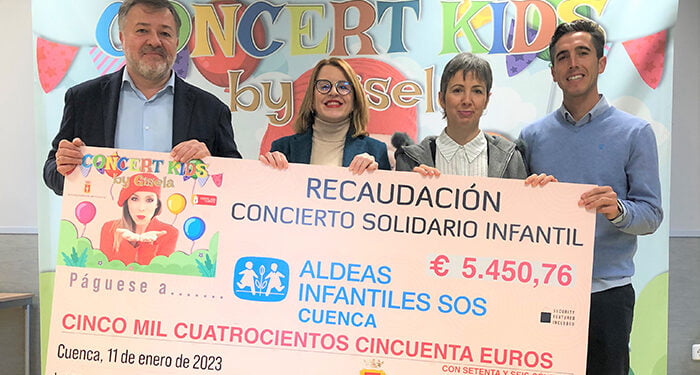 El Ayuntamiento de Cuenca entrega la recaudación del espectáculo de Gisela a Aldeas Infantiles SOS