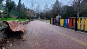 El Ayuntamiento de Cuenca repara alrededor de 1.500 bancos