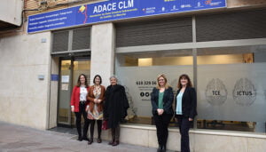 El Gobierno regional pone en valor el compromiso de ADACE Cuenca prestando servicio a las personas con daño cerebral sobrevenido