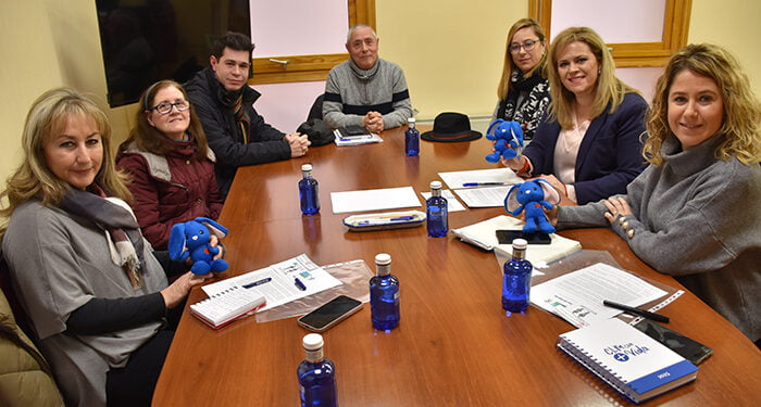 El Gobierno regional resalta la labor de APAFCLM y traslada su compromiso para trabajar en medidas que ayuden a mejorar el día a día del colectivo 1 El Gobierno regional resalta la labor de APAFCLM y traslada su compromiso para trabajar en medidas que ayuden a mejorar el día a día del colectivo