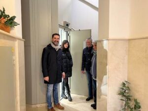 El Gobierno regional subvenciona con más de 50.000 euros la instalación de un ascensor en la Avenida República Argentina de la ciudad de Cuenca