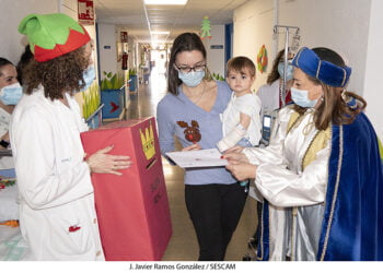 El paje real de Sus Majestades Los Reyes Magos visita el Hospital de Guadalajara